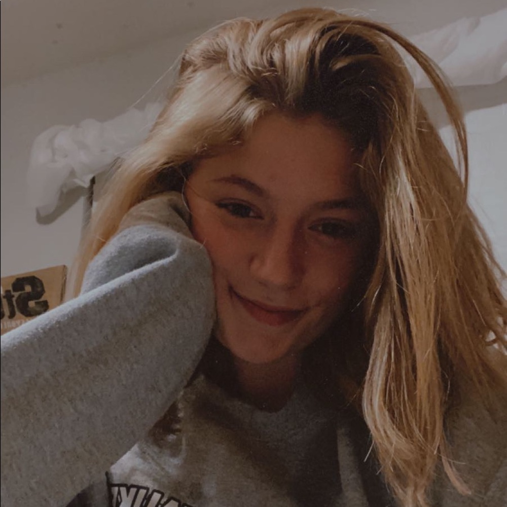 Meet your Posher, Danica